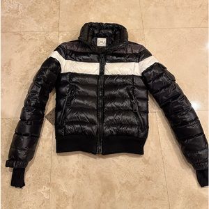SAM down puffer XS Excellent used condition.   Black/white/grey great offer